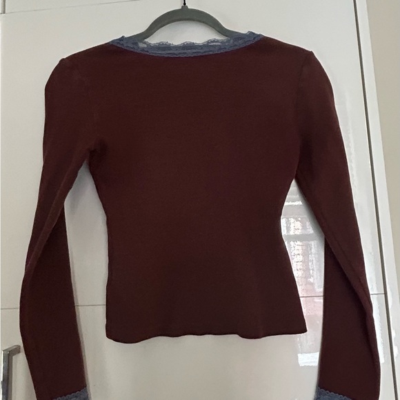 Rouje Long Sleeve Top with Lace Trim - Picture 4 of 5